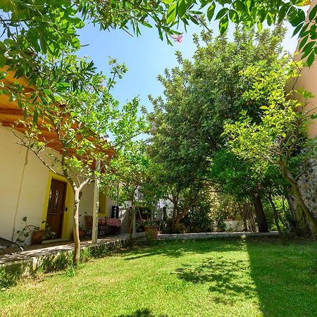 Small Villa Gerani Agios Vlasios  Exterior photo